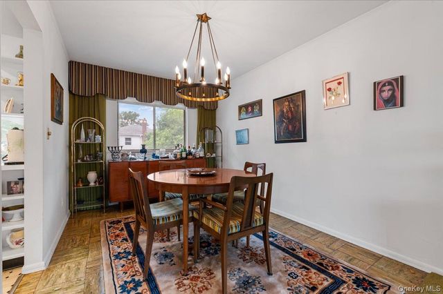 279 N Kentucky Avenue, Massapequa, NY 11758