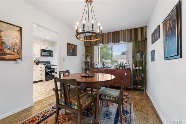 279 N Kentucky Avenue, Massapequa, NY 11758