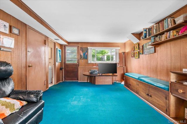 279 N Kentucky Avenue, Massapequa, NY 11758