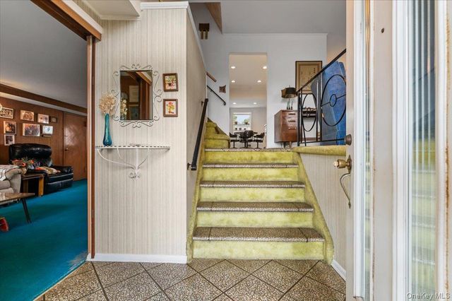 279 N Kentucky Avenue, Massapequa, NY 11758