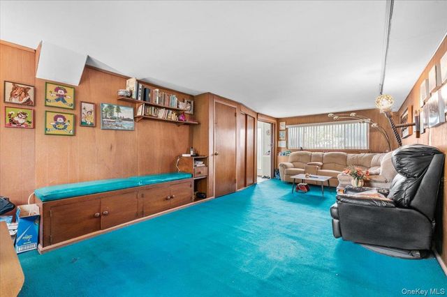 279 N Kentucky Avenue, Massapequa, NY 11758