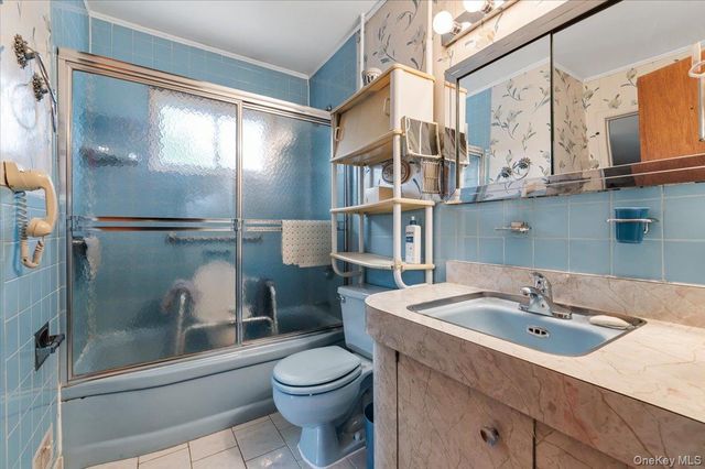 279 N Kentucky Avenue, Massapequa, NY 11758