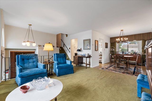 279 N Kentucky Avenue, Massapequa, NY 11758