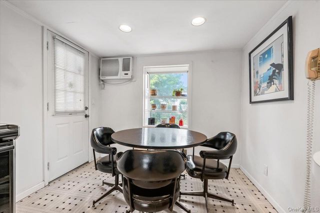 279 N Kentucky Avenue, Massapequa, NY 11758