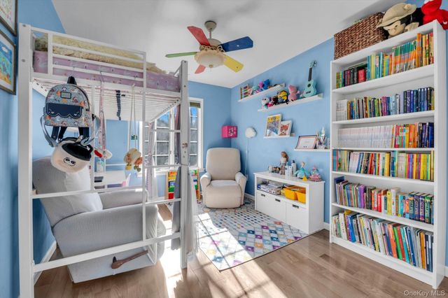 239-48B Oak Park Drive 7B, Douglaston, NY 11362