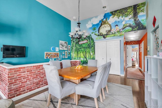 239-48B Oak Park Drive 7B, Douglaston, NY 11362