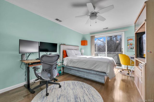 239-48B Oak Park Drive 7B, Douglaston, NY 11362