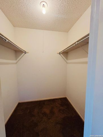 9334 VALLEY RDG, San Antonio, TX 78250