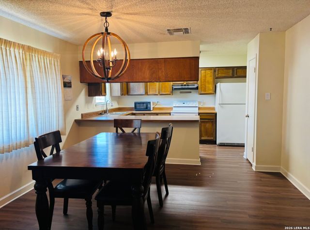 9334 VALLEY RDG, San Antonio, TX 78250