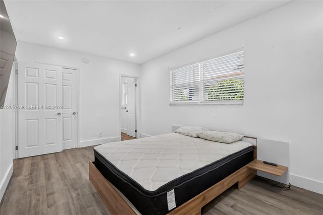 2100 Diana Dr 310, Hallandale Beach, FL 33009