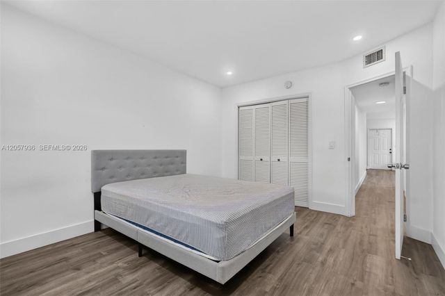 2100 Diana Dr 310, Hallandale Beach, FL 33009