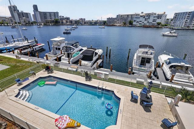 2100 Diana Dr 310, Hallandale Beach, FL 33009