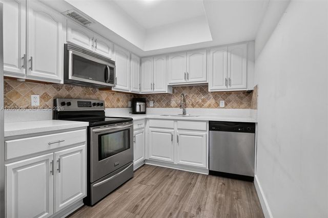 2100 Diana Dr 310, Hallandale Beach, FL 33009