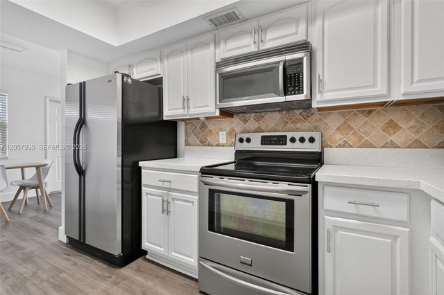 2100 Diana Dr 310, Hallandale Beach, FL 33009