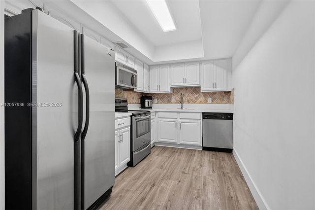2100 Diana Dr 310, Hallandale Beach, FL 33009