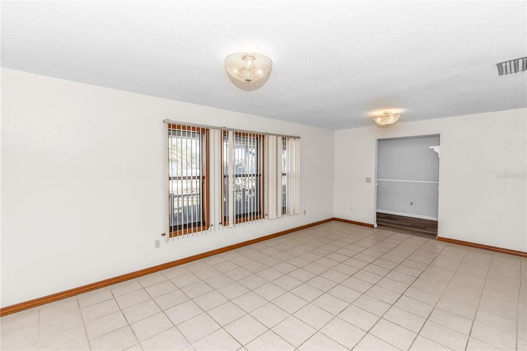 Image 11 of property listing at 1351 BATON DRIVE, Deltona, FL 32725