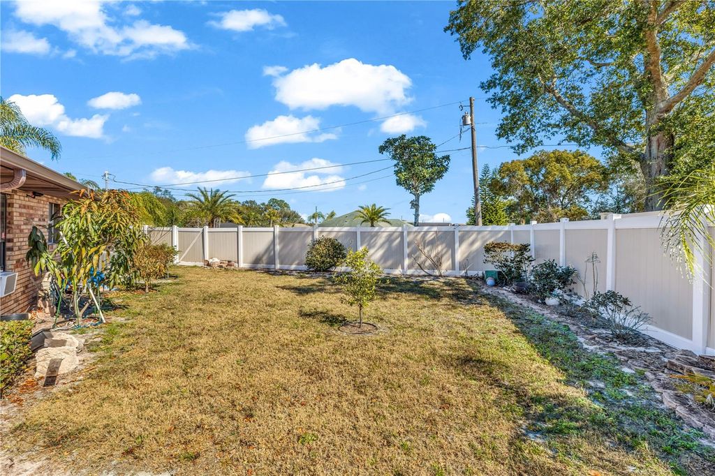 Image 27 of property listing at 1351 BATON DRIVE, Deltona, FL 32725