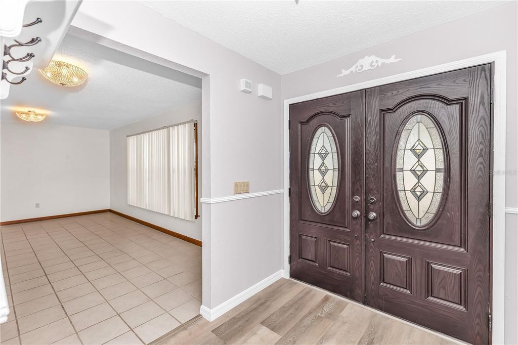 Image 4 of property listing at 1351 BATON DRIVE, Deltona, FL 32725