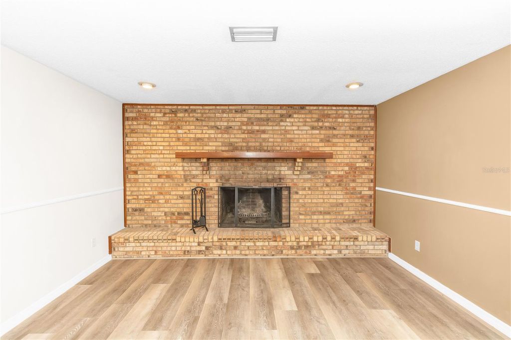 Image 8 of property listing at 1351 BATON DRIVE, Deltona, FL 32725