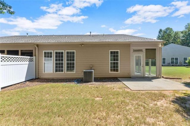 6247 LONGLEAF Drive, Hoschton, GA 30548