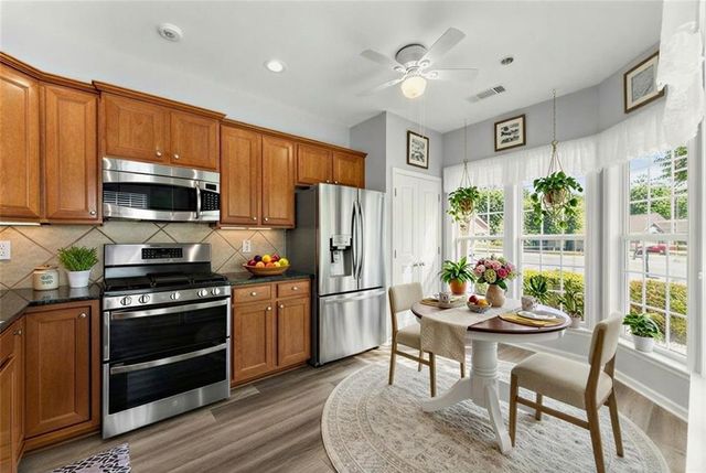 6247 LONGLEAF Drive, Hoschton, GA 30548