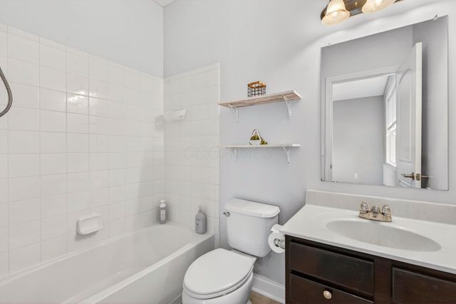 6073 BAUMEISTER Drive, Hilliard, OH 43026