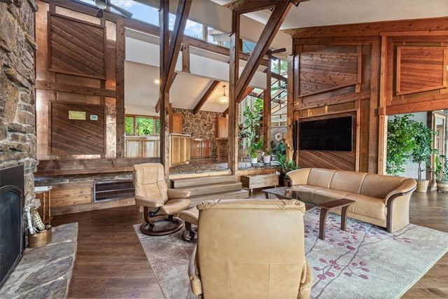 950 Pine Tree Road, Kansas, OK 74347