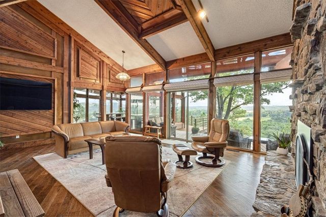 950 Pine Tree Road, Kansas, OK 74347