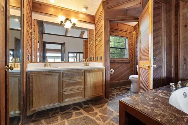 950 Pine Tree Road, Kansas, OK 74347