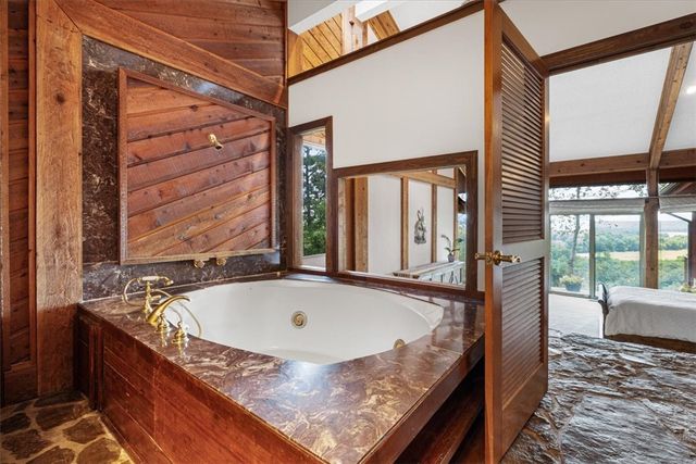 950 Pine Tree Road, Kansas, OK 74347