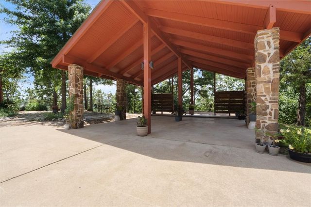 950 Pine Tree Road, Kansas, OK 74347