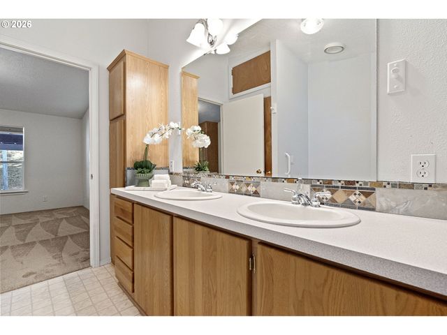 98041 HALLWAY Rd 41, Brookings, OR 97415