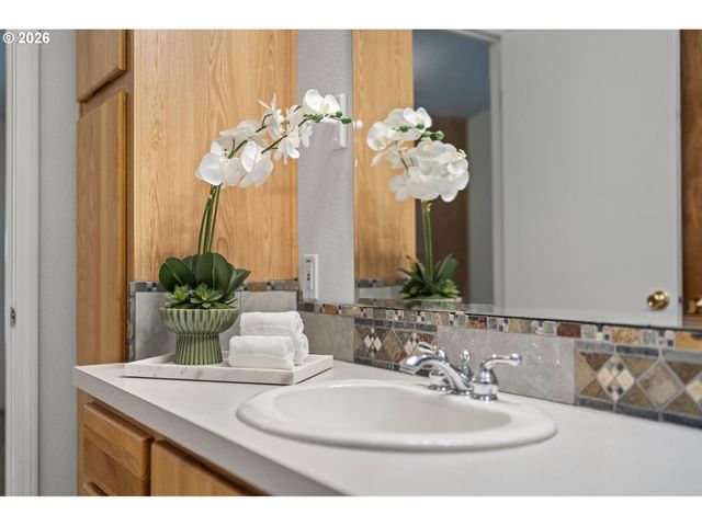 98041 HALLWAY Rd 41, Brookings, OR 97415