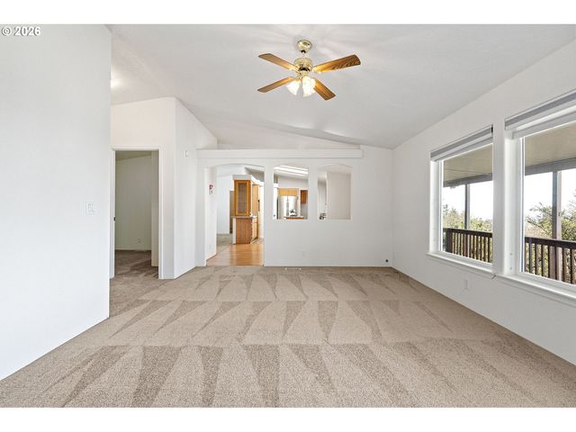 98041 HALLWAY Rd 41, Brookings, OR 97415