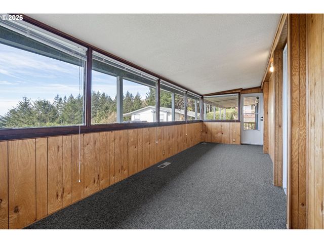98041 HALLWAY Rd 41, Brookings, OR 97415