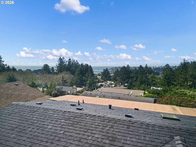 98041 HALLWAY Rd 41, Brookings, OR 97415