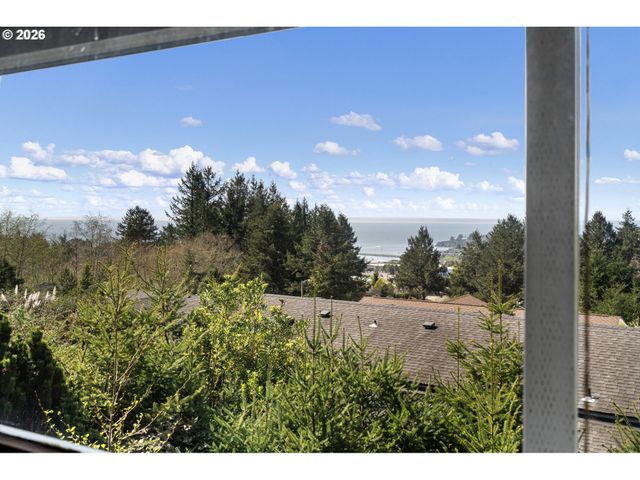 98041 HALLWAY Rd 41, Brookings, OR 97415