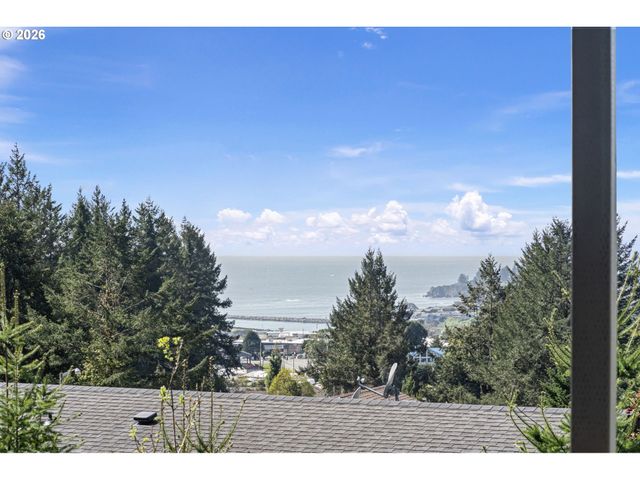 98041 HALLWAY Rd 41, Brookings, OR 97415