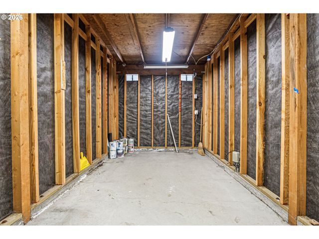98041 HALLWAY Rd 41, Brookings, OR 97415