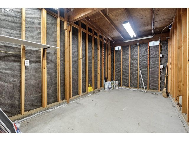 98041 HALLWAY Rd 41, Brookings, OR 97415