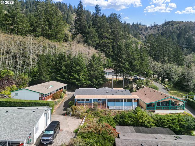 98041 HALLWAY Rd 41, Brookings, OR 97415