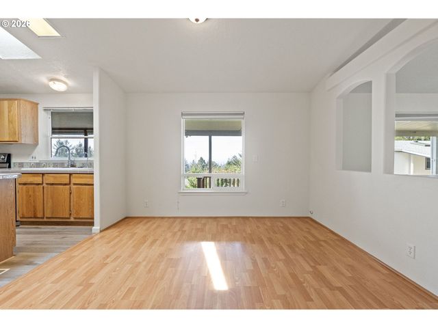 98041 HALLWAY Rd 41, Brookings, OR 97415