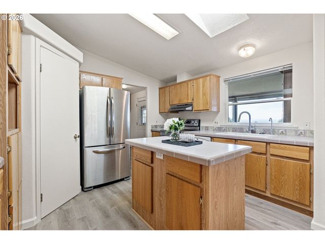 98041 HALLWAY Rd 41, Brookings, OR 97415
