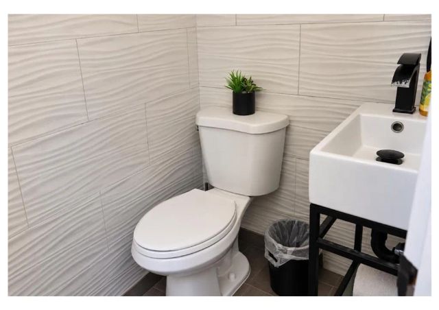439 W Hillsdale, Inglewood, CA 90302