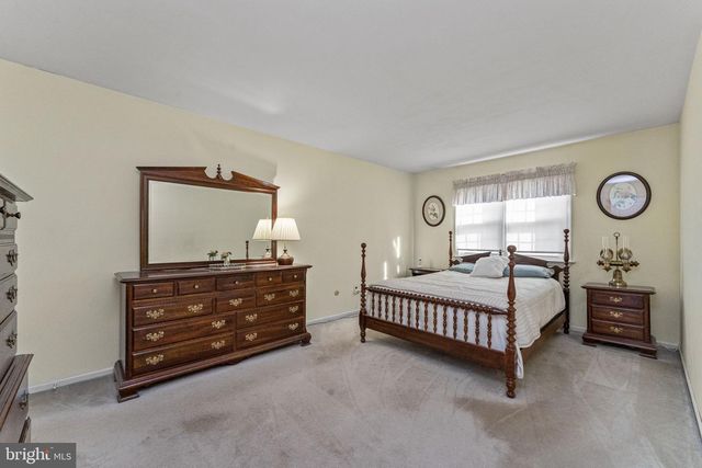 10 GLEN LOCH WAY, Malvern, PA 19355