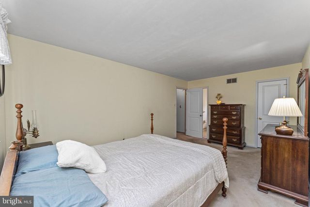 10 GLEN LOCH WAY, Malvern, PA 19355