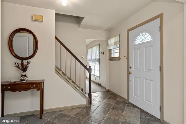 10 GLEN LOCH WAY, Malvern, PA 19355