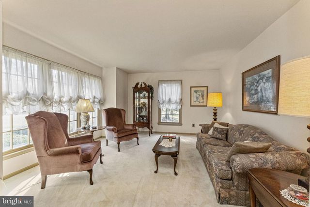 10 GLEN LOCH WAY, Malvern, PA 19355