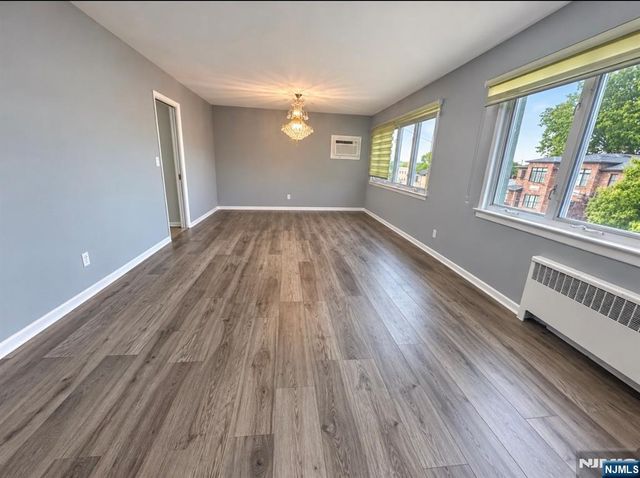 62 Edsall Avenue 2nd fl, Palisades Park, NJ 07650