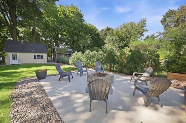 10 Canal St, South Hadley, MA 01075